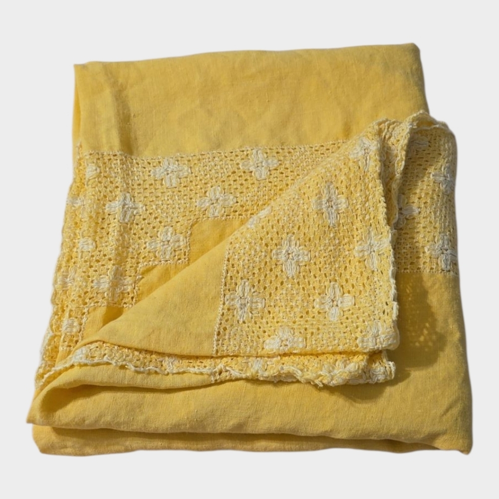 Vintage Handmade Linen Tablecloth 102"x54" Yellow Lace Detailing Home Decor READ